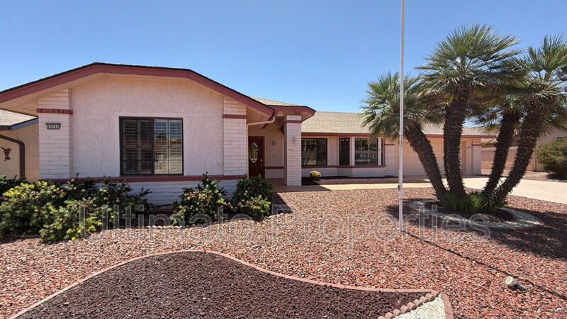 Sun City House: 14735 W Buttonwood Dr