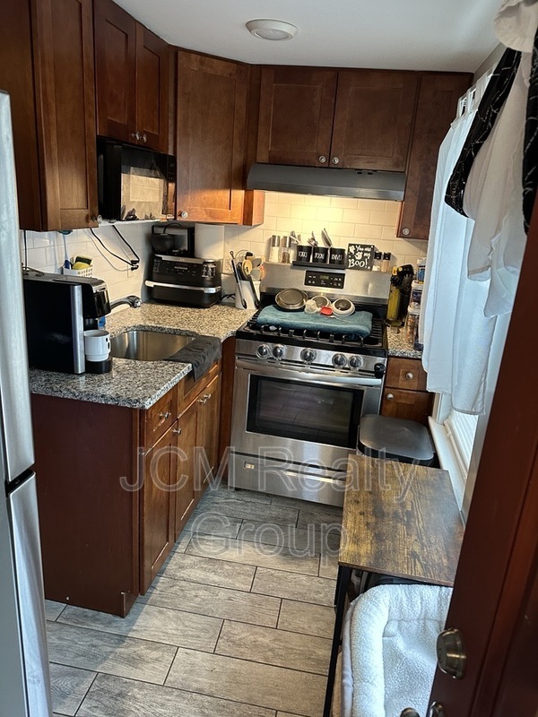 Winthrop Condo: 17 Irwin Street