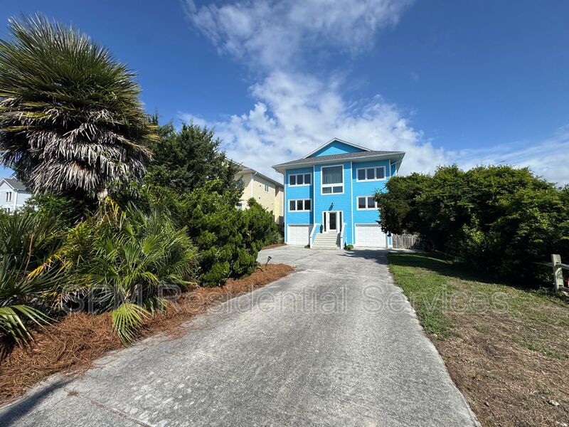Topsail Beach House: 1154 Monroe Lane
