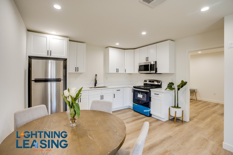 Valley Village Condo: 12304 Burbank Blvd