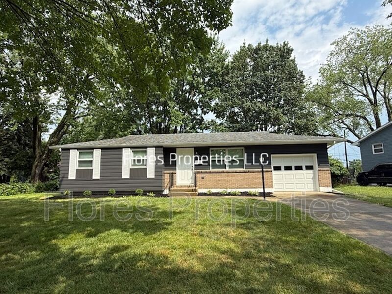 Columbus House: 6406 Faircrest Rd