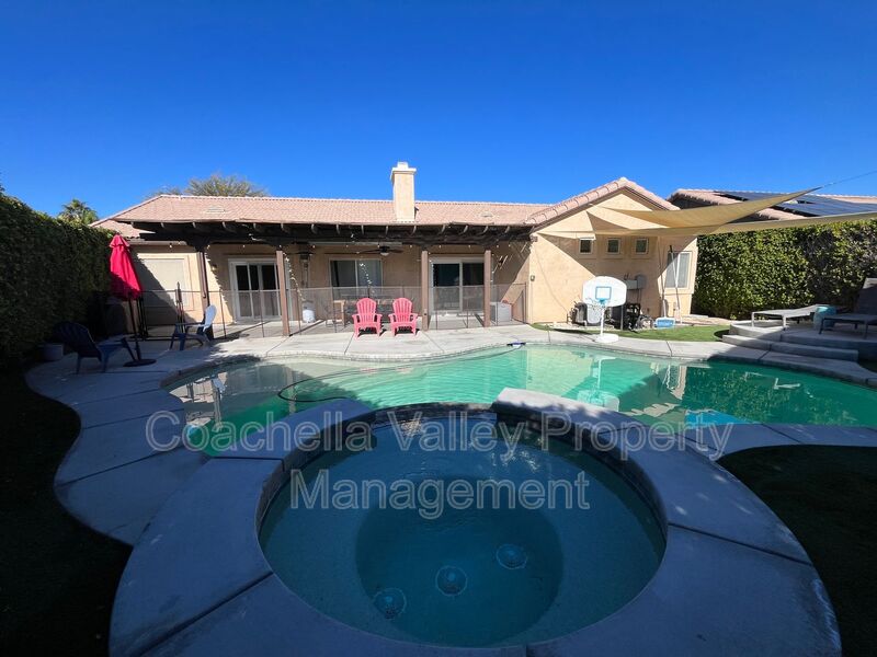 La Quinta House: 79175 Latigo Cir