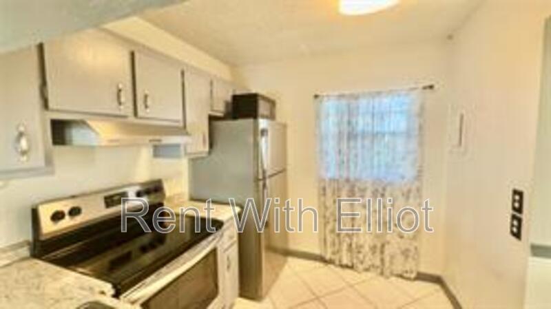 Davie Condo: 9340 Lagoon pl