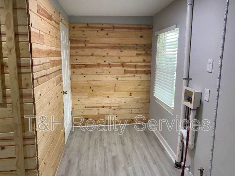 Greenfield House: 604 West 4th Street