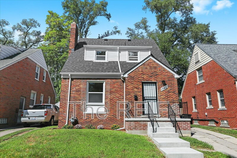 Detroit House: 17421 Quincy Street