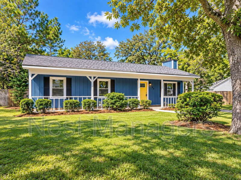 Fayetteville House: 2296 Ridge Manor Drive
