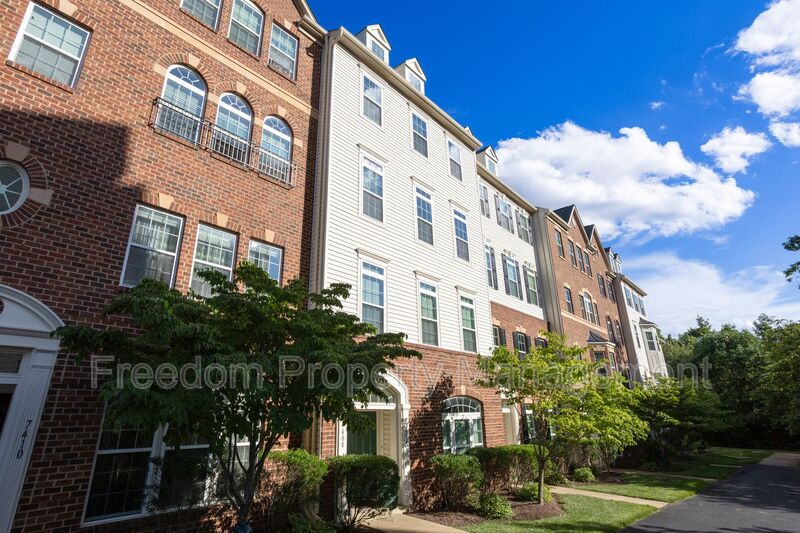 Gainesville Townhome: 7408 Brunson Cir