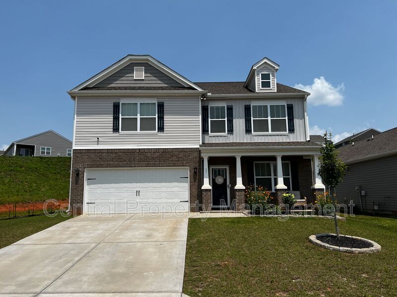 Greer House: 27 Oak Edge Lane