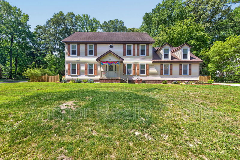 Virginia Beach House: 1001 Santa Clara Court