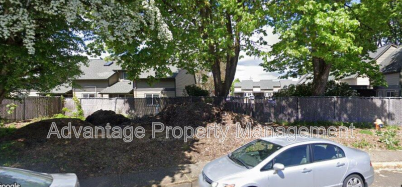 CORVALLIS House: 1341 SW MAPLE TREE CT