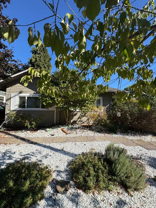 Corvallis House: 129 NW 11th St.