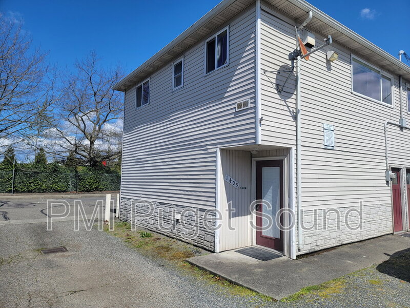 Renton House: 1409 N 4th St