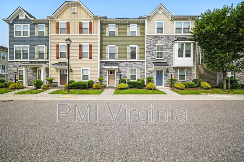 Chesapeake Townhome: 905 Hornswaggle Way