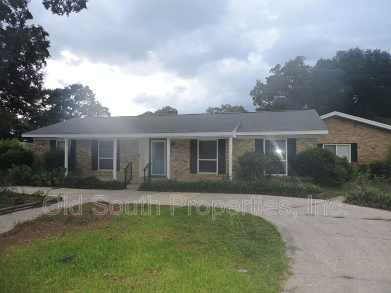 Pensacola House: 301 Teakwood Cir