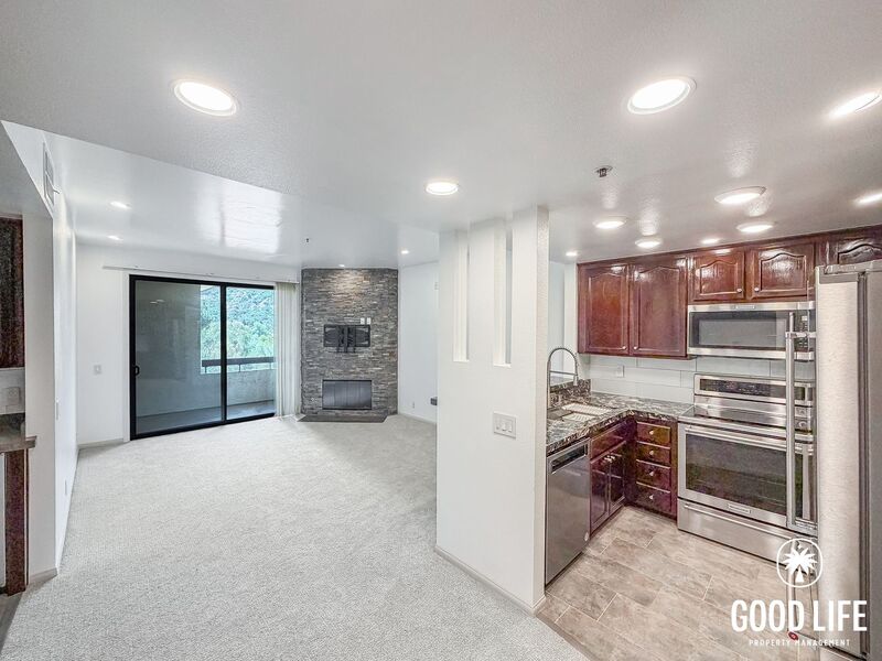 San Diego Condo: 5875 Friars Rd