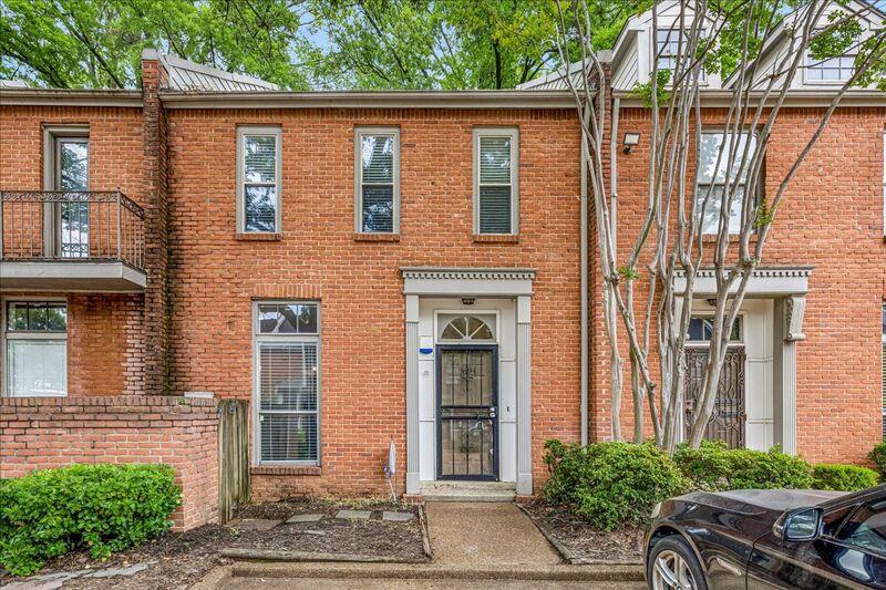 Memphis House: 1694 Belvedere Court