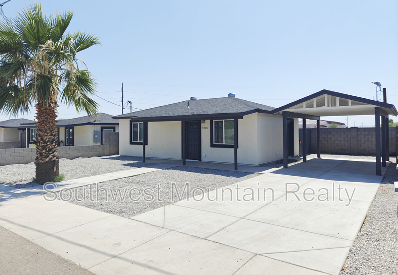 Glendale House: 7416 N 62nd Ave