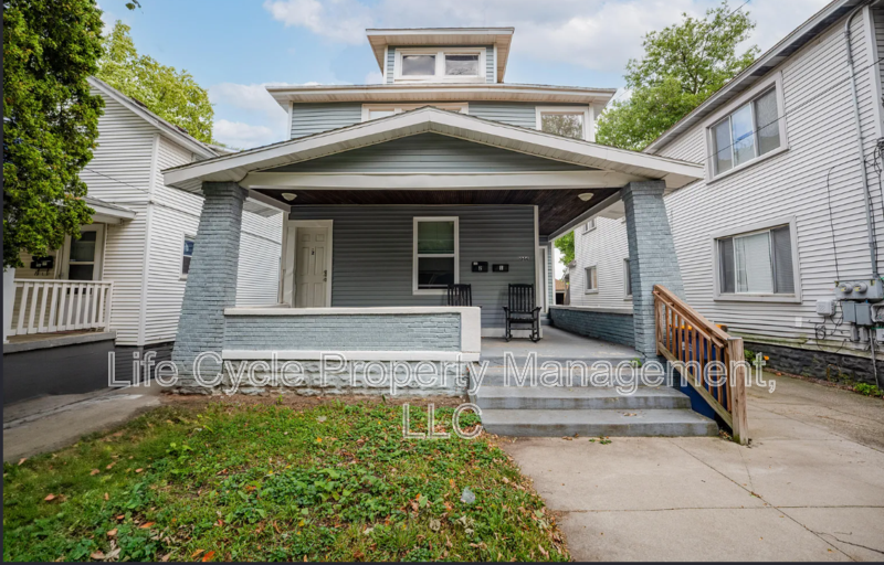 Grand Rapids Condo: 1044 Muskegon Avenue Northwest - 2