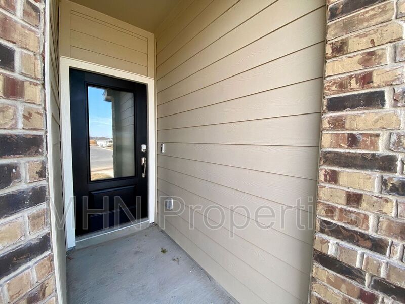 *First Time Rental* 3 bed/2 bath Beautiful New Construction home, located in New Braunfels! - Slider navigation 5