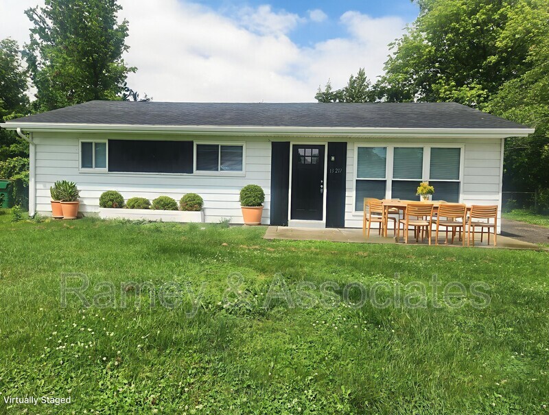 Louisville House: 13217 Forge Circle