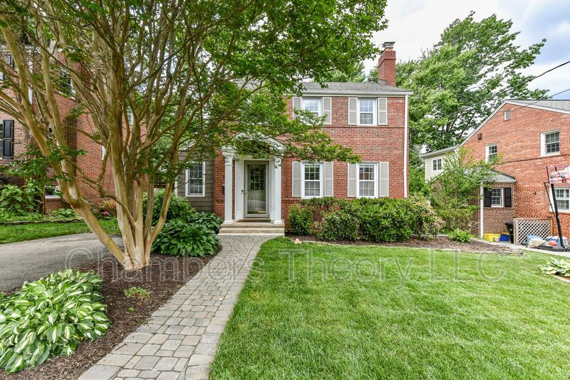 Arlington House: 1008 N Liberty St