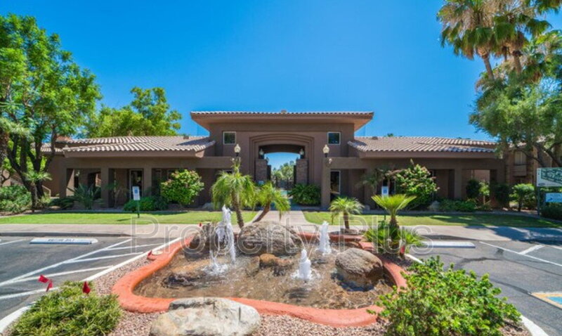 Scottsdale Townhome: 7009 E Acoma Dr