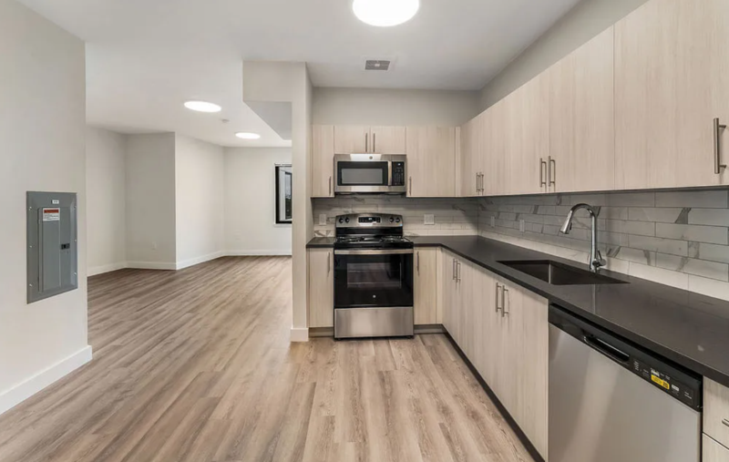 Orange Condo: 72 S Essex Ave, City of Orange, NJ 07050 - 508