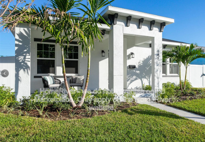 Saint Petersburg House: 545 49th Ave N