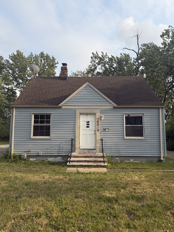 Cleveland House: 16910 Lotus Drive