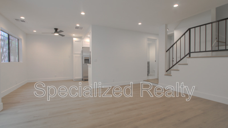 Panorama City Townhome: 9603 Van Nuys Boulevard