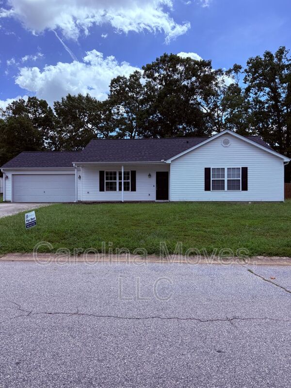 Greenville House: 600 Uneeda Ct.