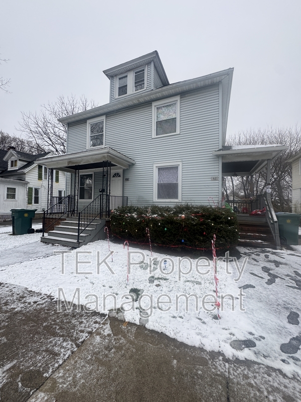 Rochester House: 42-44 Tacoma Street