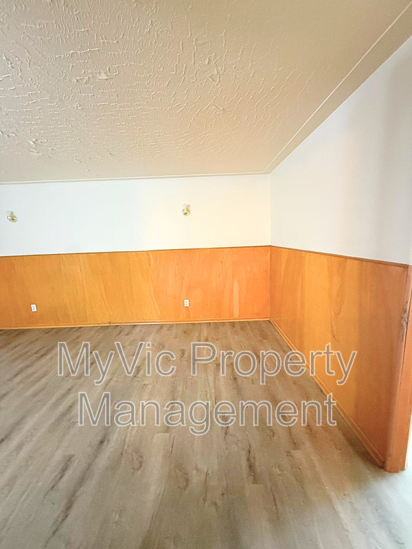 Edmonton House: 10536 76 ST NW