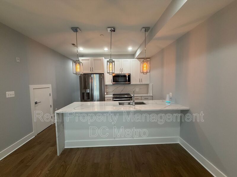 Washington Condo: 804 21st St NE