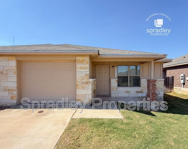 Belton Townhome: 1572 Chance Ct