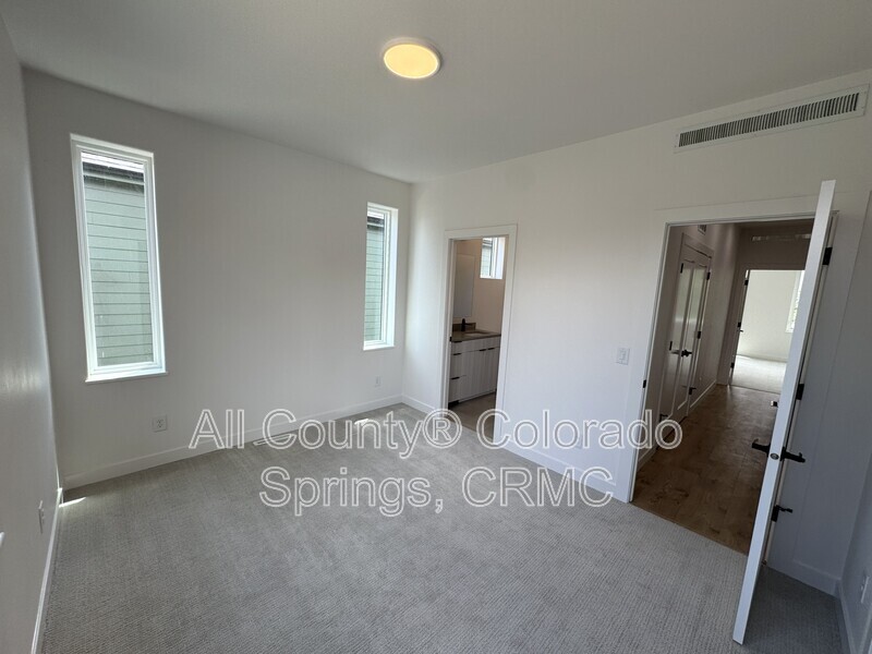 Main Rental Photo 16