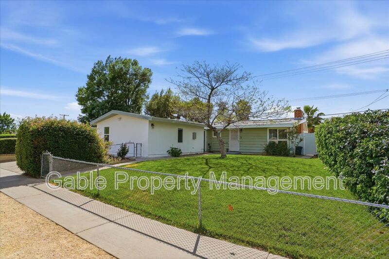 Santa Clarita House: 27453 Santa Clarita Rd