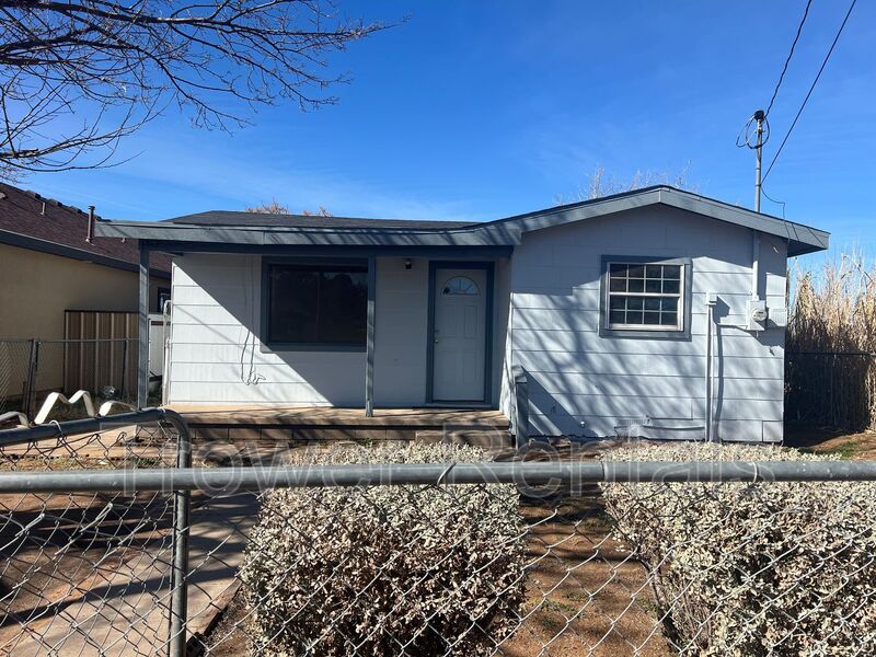 Odessa House: 414 LINDY