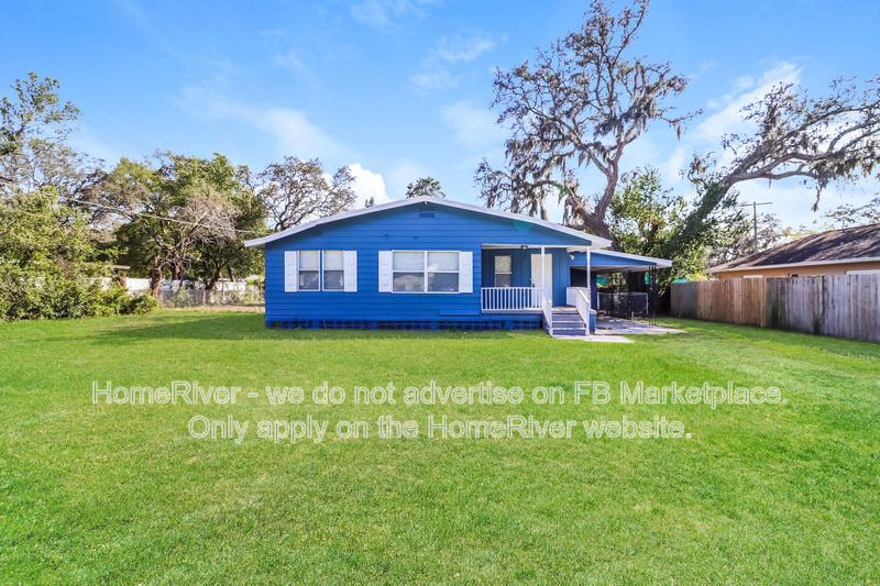 Tampa House: 1322 W Hiawatha St