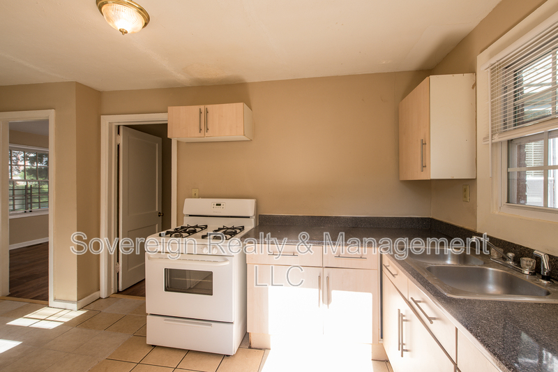 Atlanta House: 1801 Oakmont Dr NW