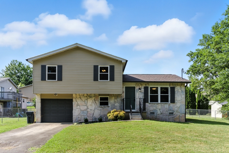 Knoxville House: 3907 Vienna Drive