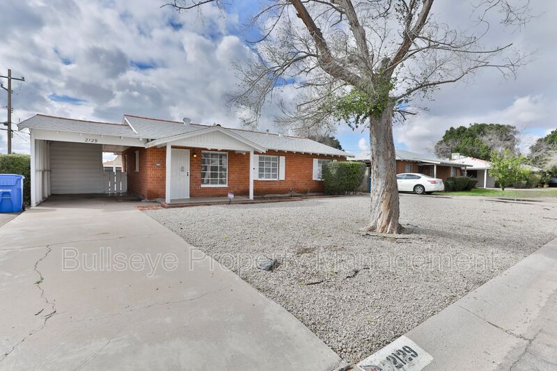 Phoenix House: 2129 W. Weldon Ave.