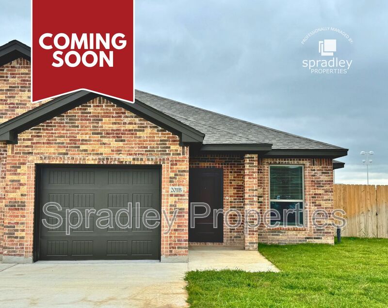 Troy Townhome: 201B Juniper Dr