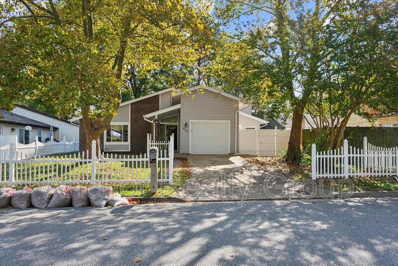 Virginia Beach House: 630 Orangewood Drive