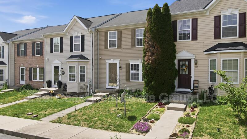 Martinsburg Townhome: 808 Marquette Dr