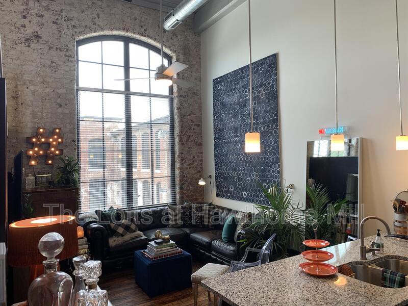 Charlotte Condo: 1101 Hawthorne Lane