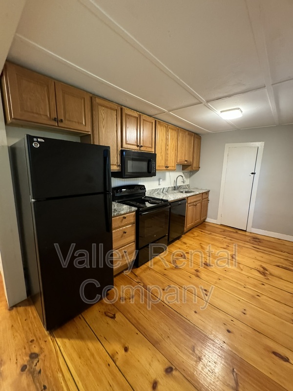 Hadley Condo: 130 West Street - 2