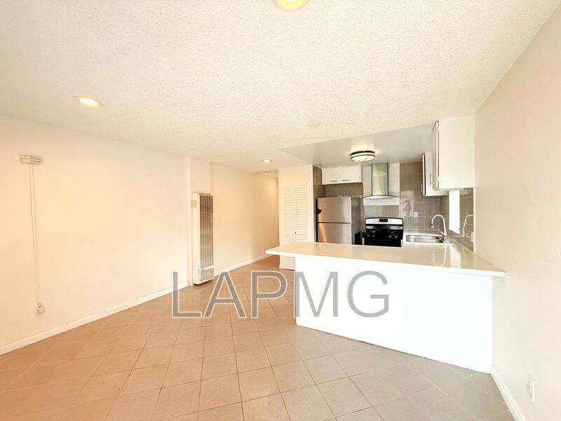Los Angeles House: 5440 - 5442 Lemon Grove Av