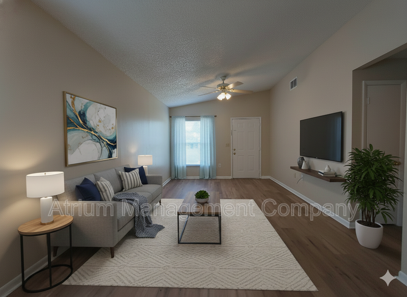 Lakeland House: 1906 Crystal Grove Dr