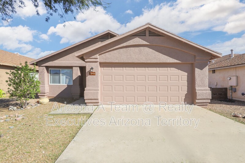 Tucson House: 7041 Mitchell Flyer Road